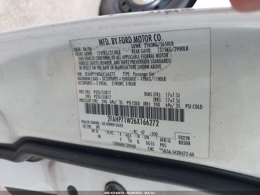 2006 FORD CROWN VICTORIA VIN: 2FAHP71W26X166272
