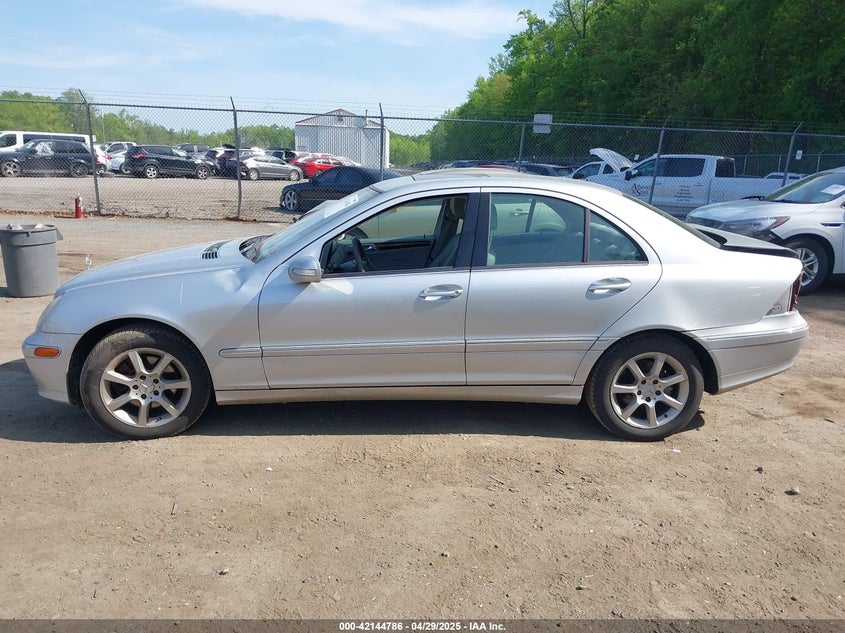 2007 MERCEDES-BENZ C 280 VIN: WDBRF92H57F889820
