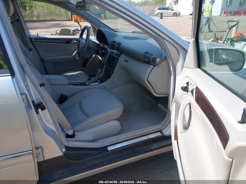 2007 MERCEDES-BENZ C 280 VIN: WDBRF92H57F889820