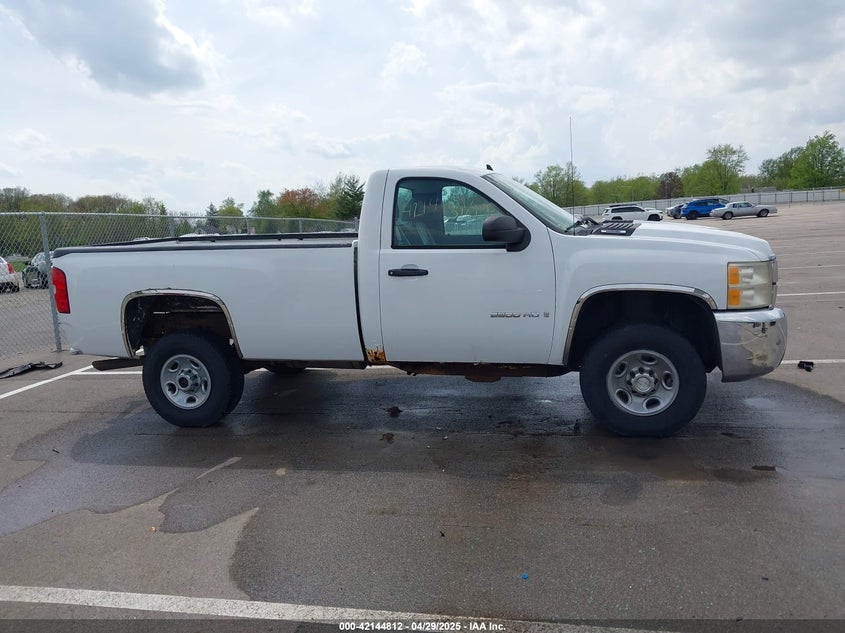 2008 CHEVROLET SILVERADO 2500HD VIN: 1GCHC24K18E160498
