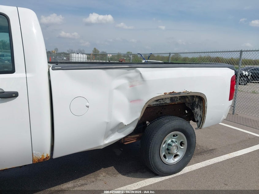2008 CHEVROLET SILVERADO 2500HD VIN: 1GCHC24K18E160498