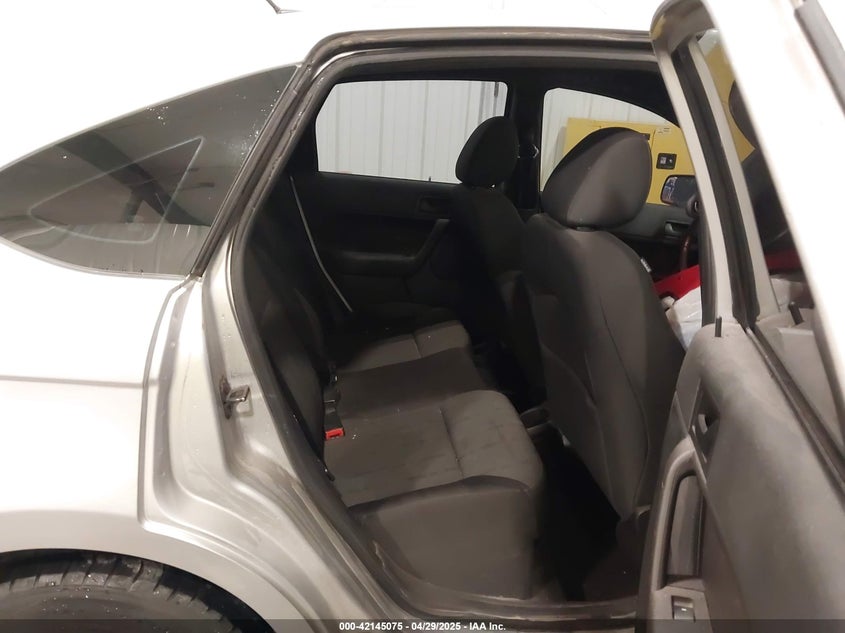 2010 FORD FOCUS VIN: 1FAHP3FNXAW165206