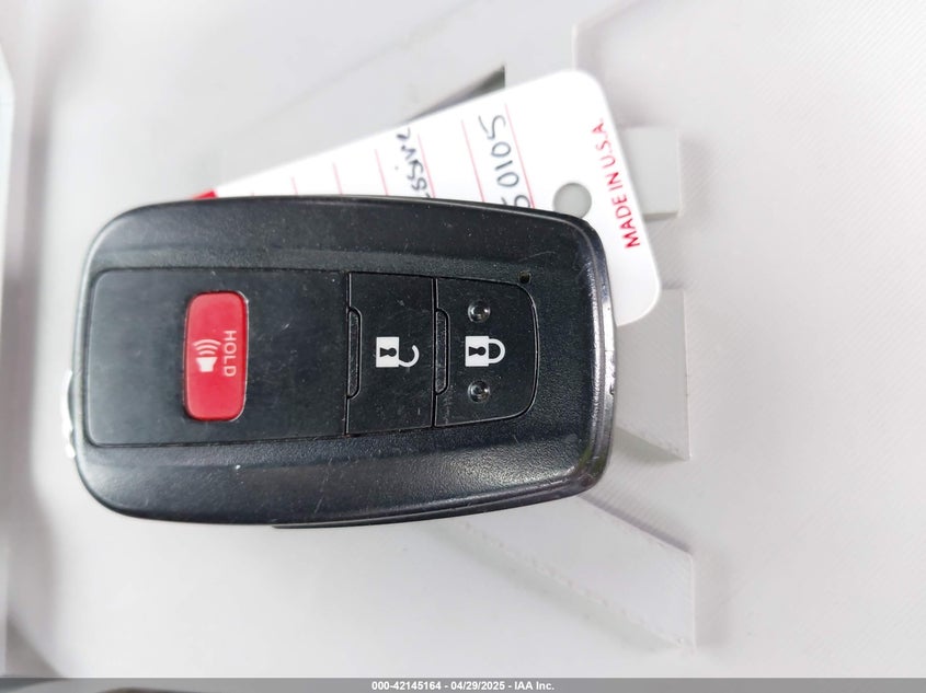 2019 TOYOTA RAV4 XLE - JTMP1RFV2KD042717