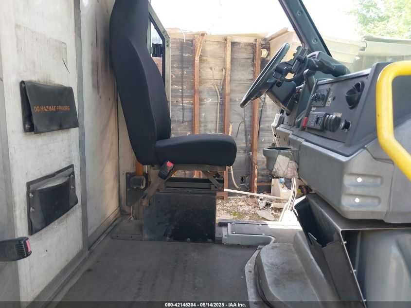 2013 Isuzu Commercial Van VIN: JALB4T170D7W01835 Lot: 42145304