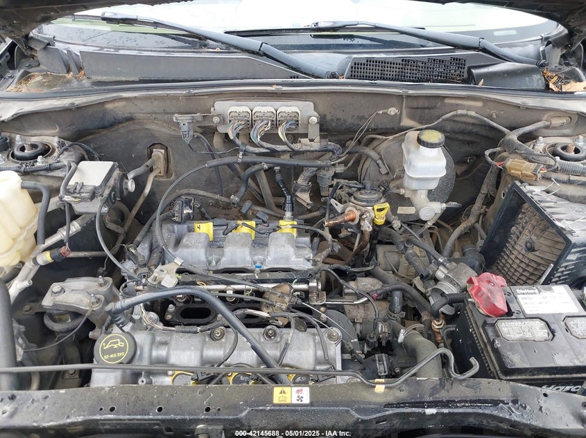 2008 FORD ESCAPE VIN: 1FMCU04138KE22067