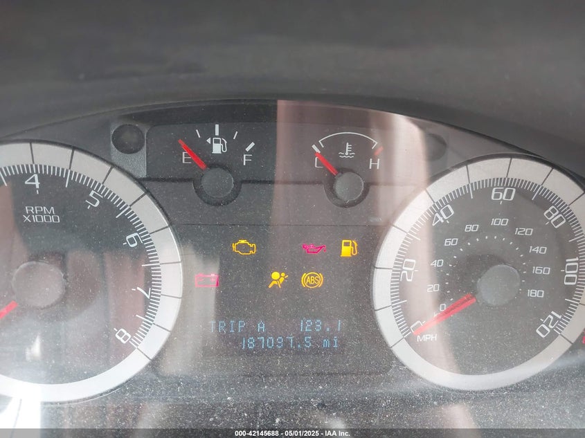 2008 FORD ESCAPE VIN: 1FMCU04138KE22067