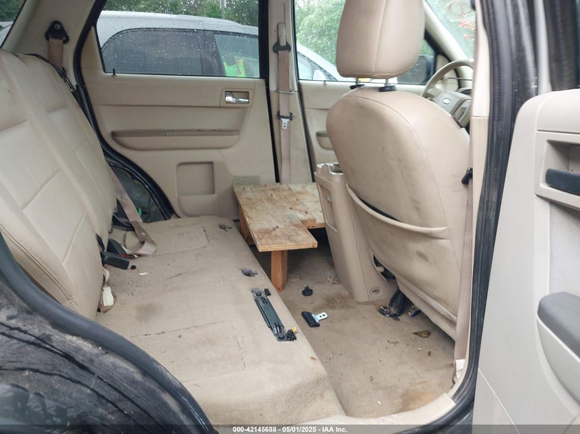 2008 FORD ESCAPE VIN: 1FMCU04138KE22067