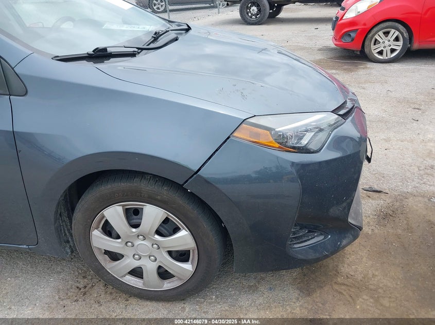 VIN 2T1BURHE8JC992526 2018 TOYOTA COROLLA LE
