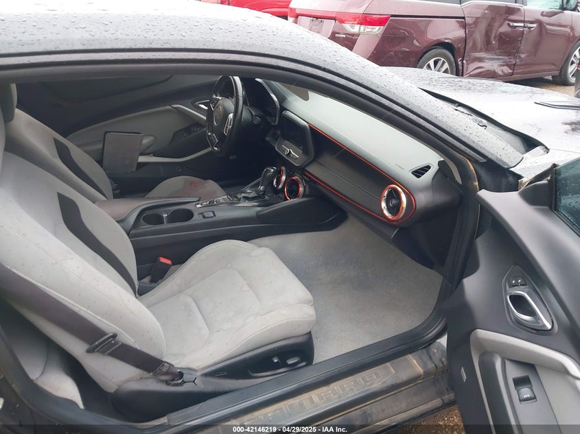 2016 CHEVROLET CAMARO VIN: 1G1FB1RX6G0163832