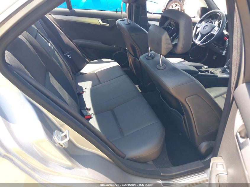 2013 Mercedes-Benz C 300 Luxury 4Matic/Sport 4Matic VIN: WDDGF8AB1DR291773 Lot: 42146772