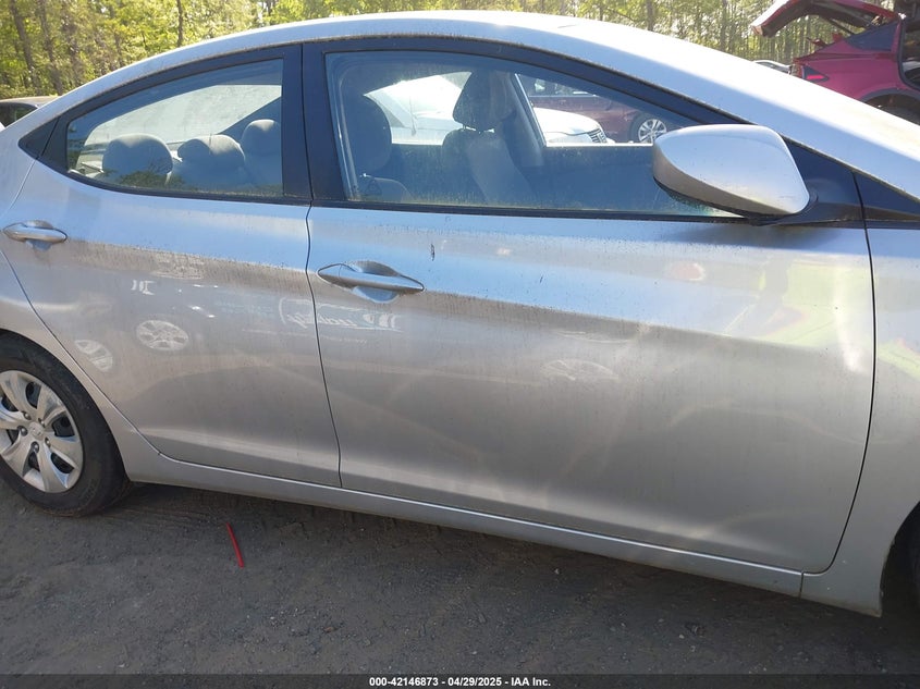 2016 HYUNDAI ELANTRA VIN: 5NPDH4AE0GH675873