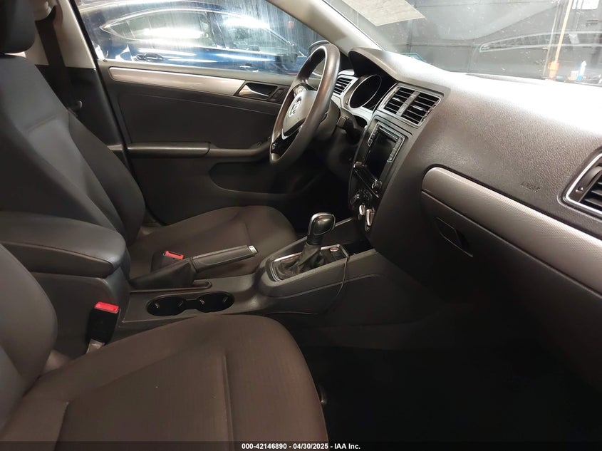 2016 VOLKSWAGEN JETTA SE - 3VWD67AJ9GM380069