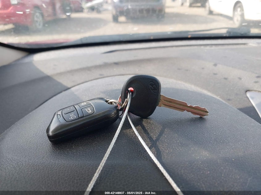 2015 HYUNDAI ELANTRA VIN: KMHDH4AE9FU358996