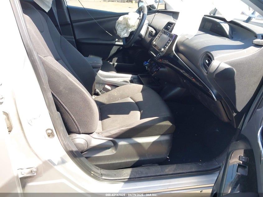 2021 TOYOTA PRIUS VIN: JTDKAMFUXM3144991