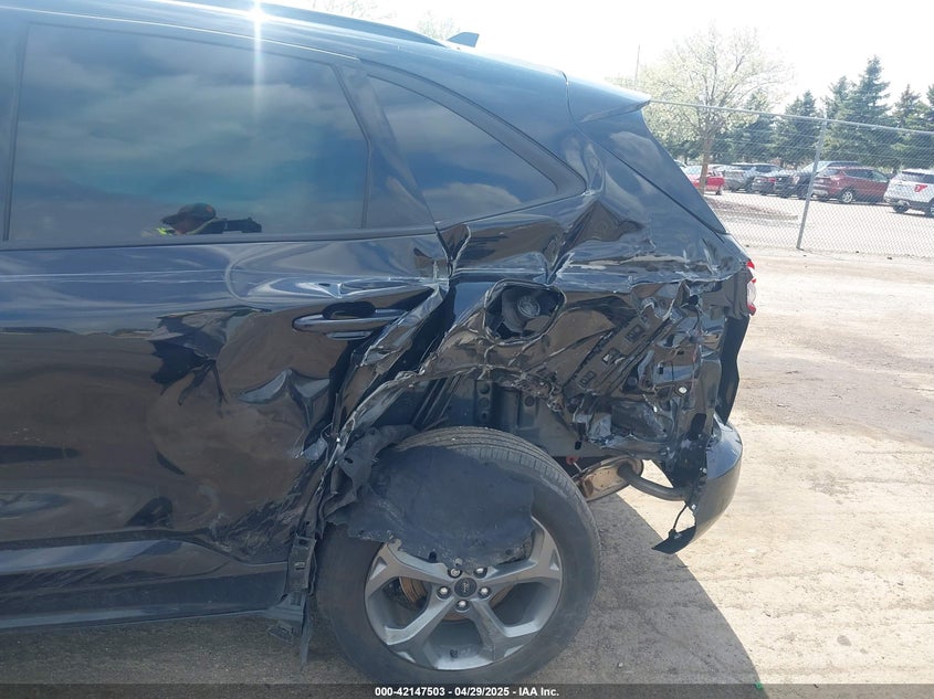 VIN 1FMCU9MN6PUA87753 2023 FORD ESCAPE ST-LINE