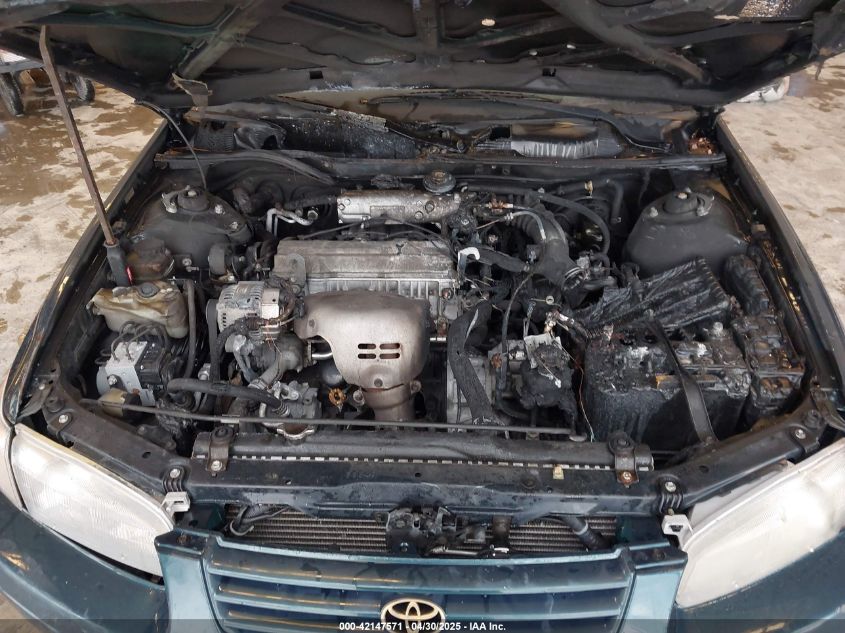 1998 Toyota Camry Le VIN: 4T1BG22K3WU389843 Lot: 42147571