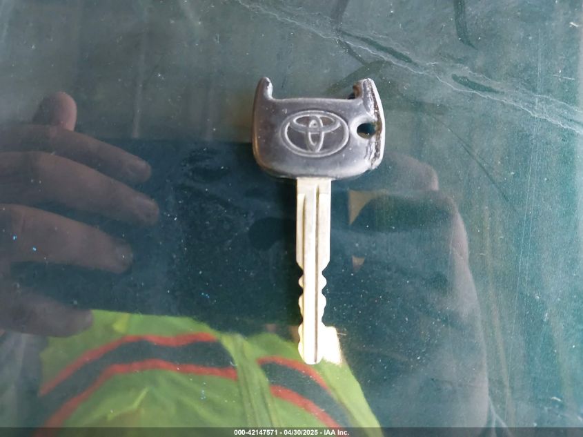 1998 Toyota Camry Le VIN: 4T1BG22K3WU389843 Lot: 42147571