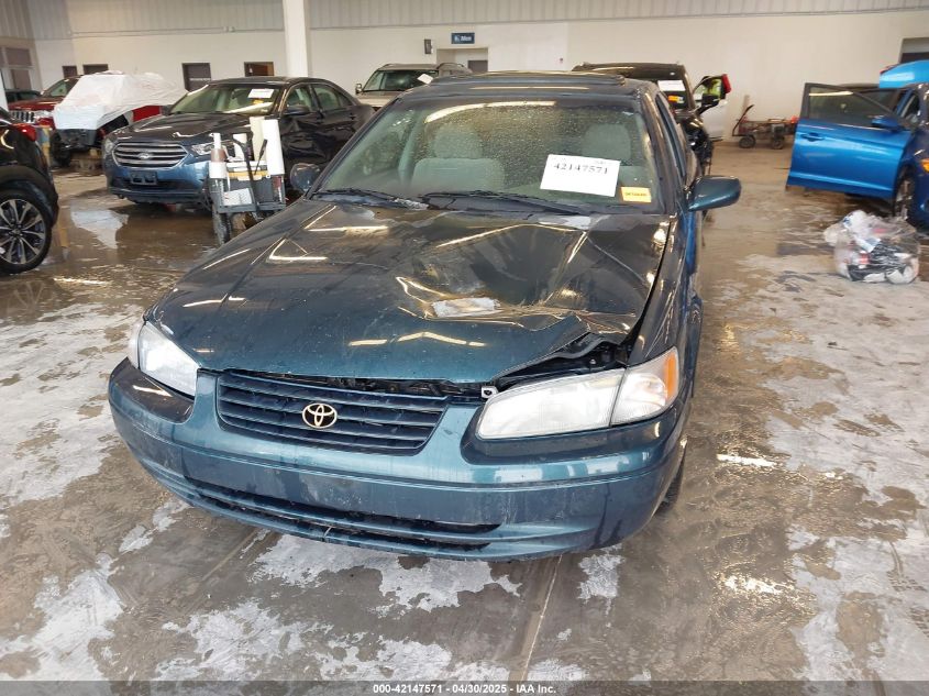 1998 Toyota Camry Le VIN: 4T1BG22K3WU389843 Lot: 42147571