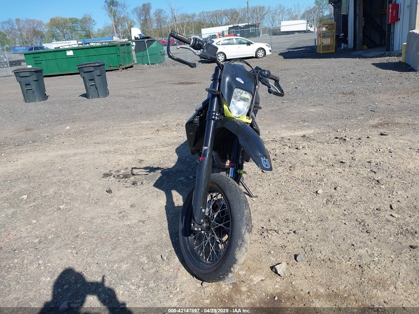 2021 HUSQVARNA SUPERMOTO 701 UNKNOWN(VIN: VBKUSV405MM710673