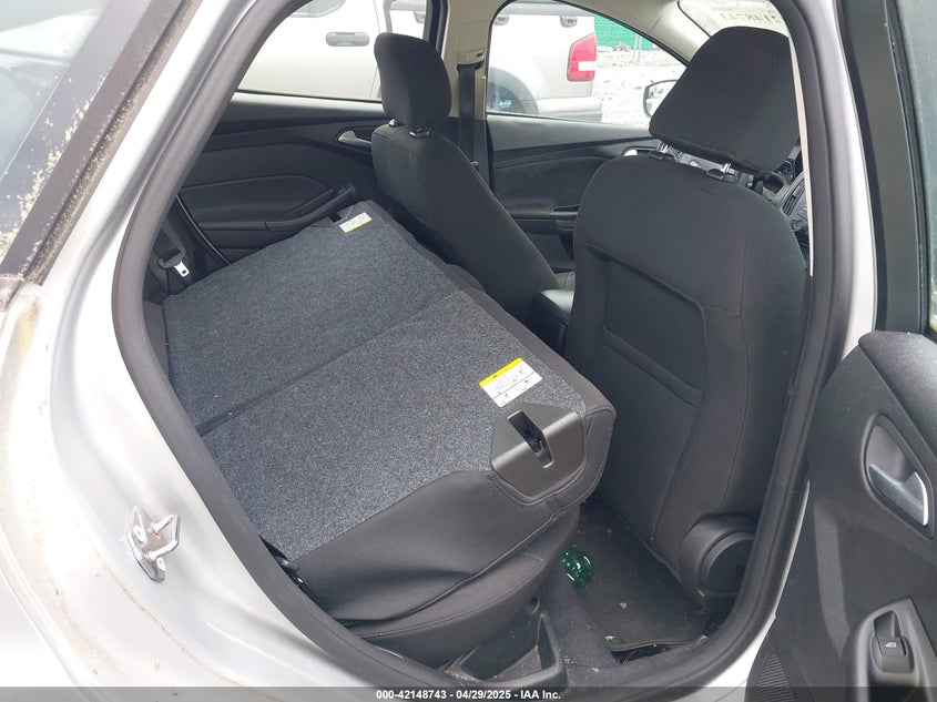 2015 FORD FOCUS VIN: 1FADP3FE4FL304169