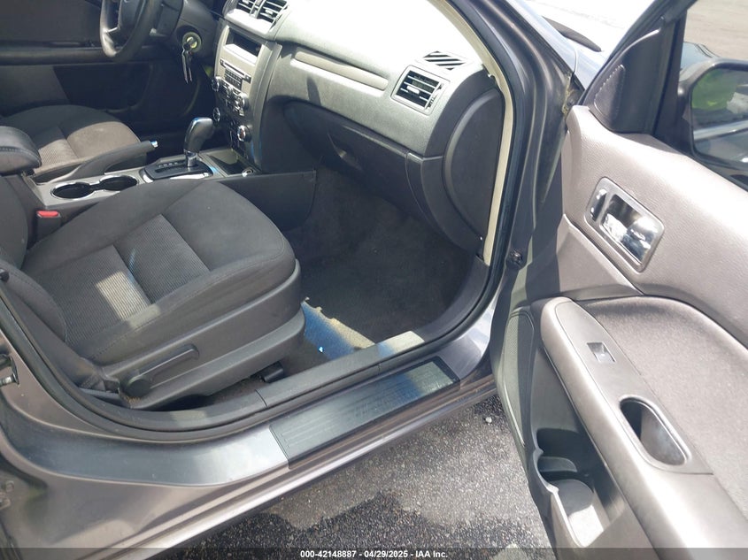 2010 FORD FUSION VIN: 3FAHP0HAXAR165167