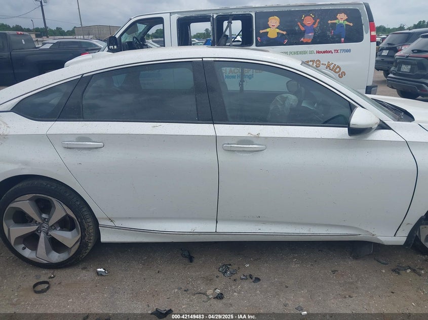 2018 HONDA ACCORD VIN: 1HGCV2F93JA005724