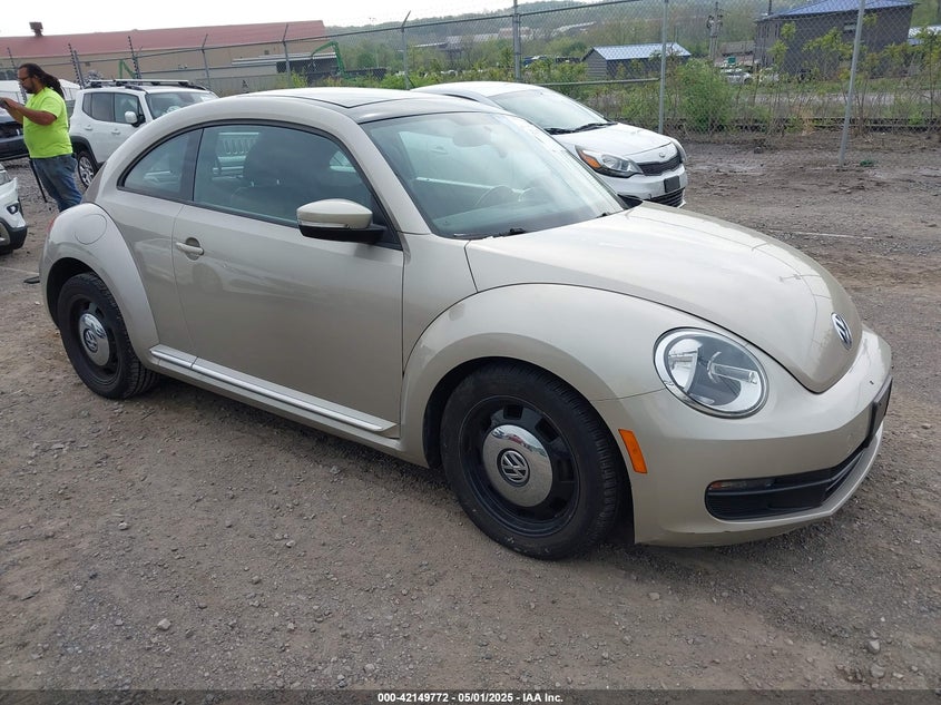 2013 VW BEETLE