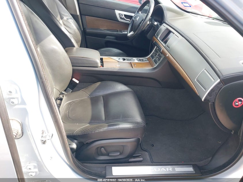 2014 JAGUAR XF VIN: SAJWA0ES0EPU23131