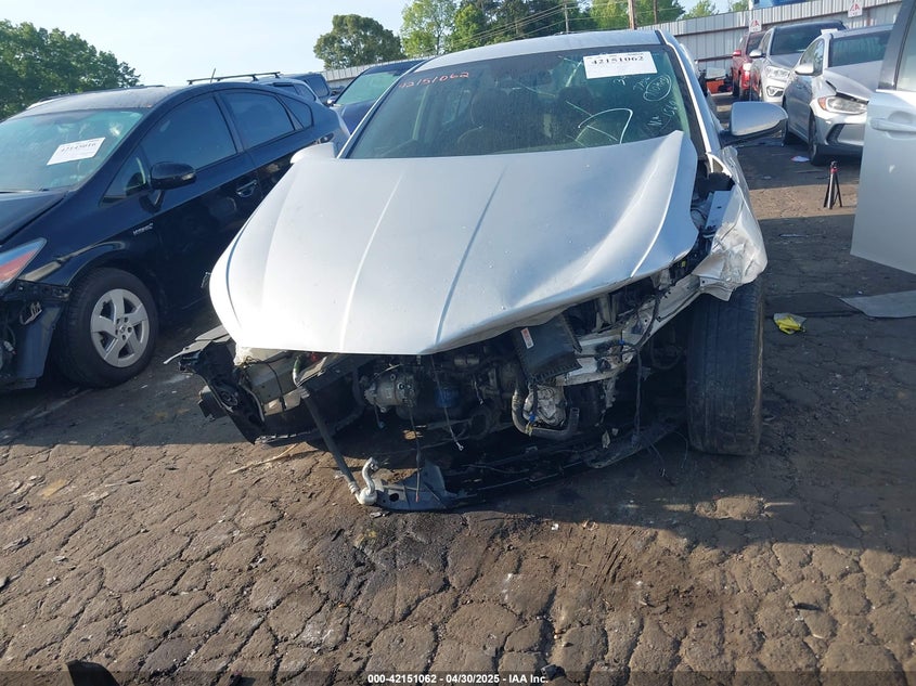 2019 HYUNDAI ELANTRA VIN: 5NPD84LF2KH441569