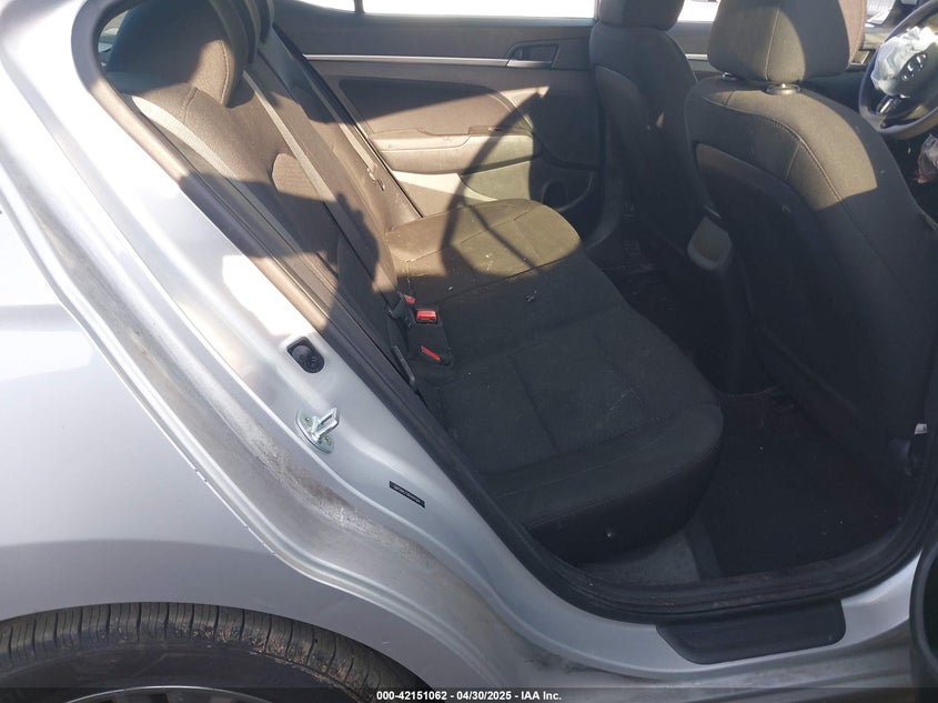 2019 HYUNDAI ELANTRA VIN: 5NPD84LF2KH441569