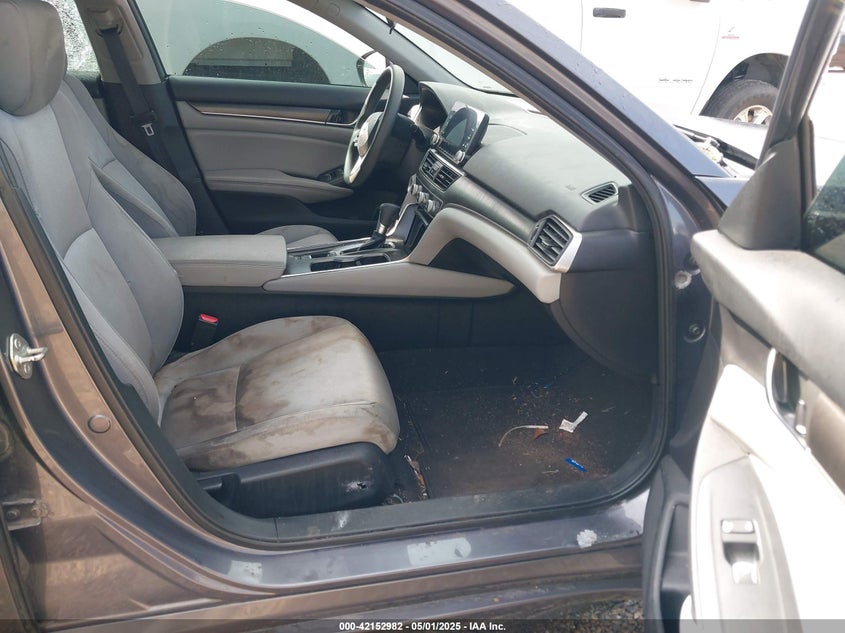 2019 HONDA ACCORD VIN: 1HGCV1F14KA163298