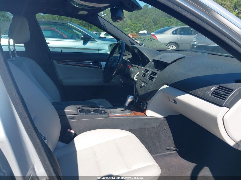 2010 MERCEDES-BENZ C 300 VIN: WDDGF5EB2AA390184