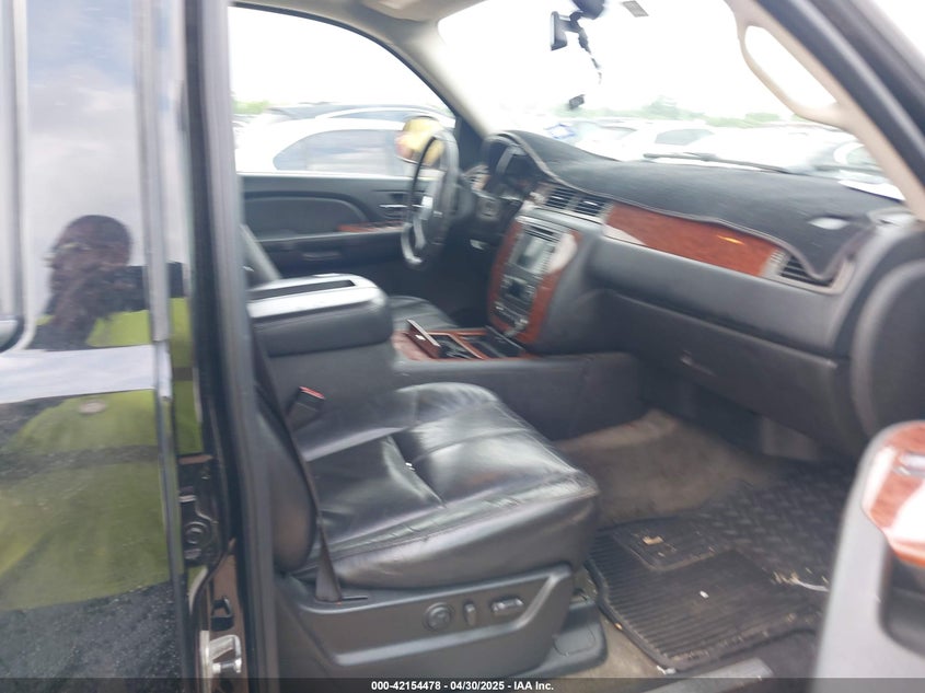 2008 CHEVROLET SUBURBAN 1500 VIN: 3GNFC16058G171937