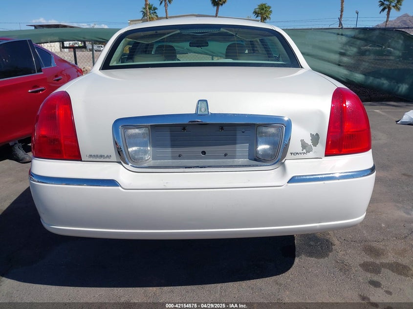 2007 LINCOLN TOWN CAR VIN: 1LNHM83V97Y605154