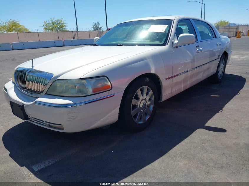 2007 LINCOLN TOWN CAR VIN: 1LNHM83V97Y605154