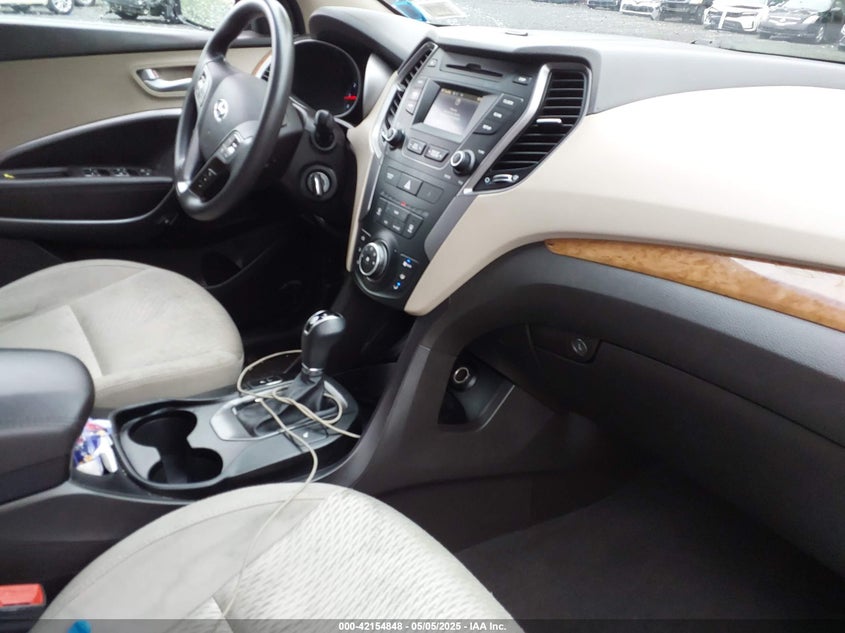 2016 HYUNDAI SANTA FE VIN: KM8SMDHF6GU142588