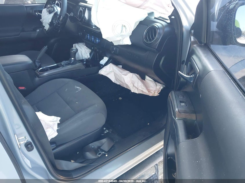 2019 TOYOTA TACOMA auction photo 5