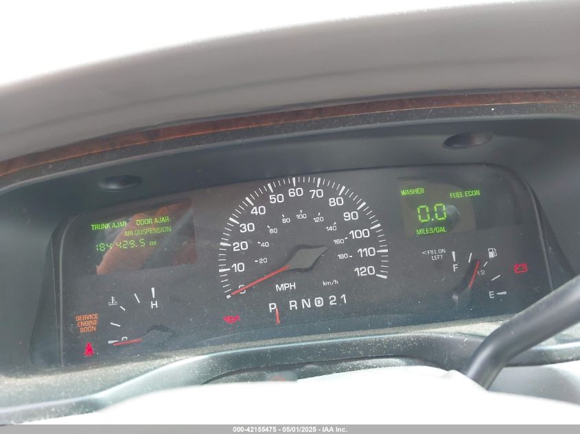 2000 Lincoln Town Car Executive VIN: 1LNHM81W0YY871016 Lot: 42155475