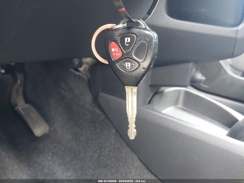 2011 TOYOTA YARIS VIN: JTDJT4K38B5326175