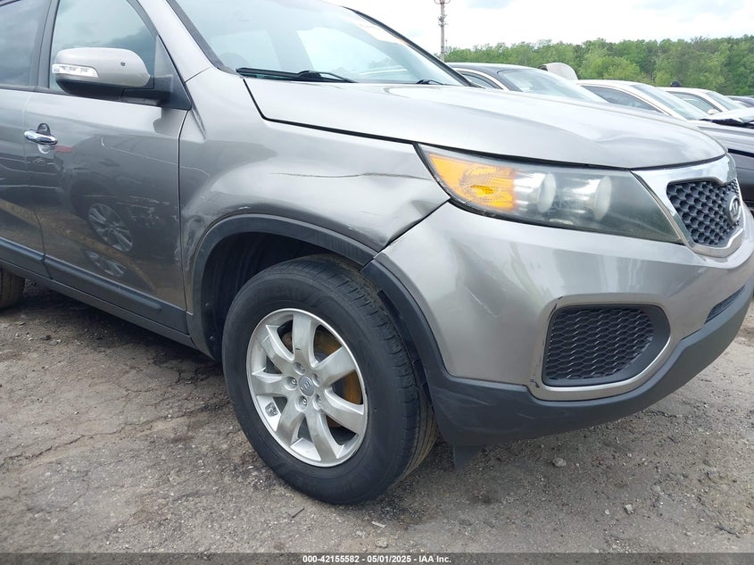 2012 KIA SORENTO VIN: 5XYKT4A15CG231313
