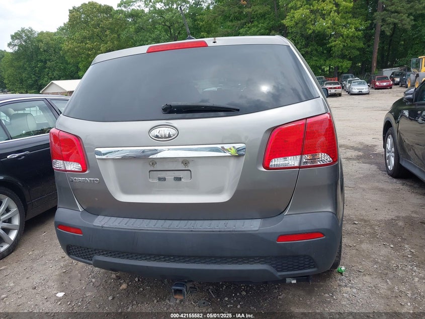 2012 KIA SORENTO VIN: 5XYKT4A15CG231313