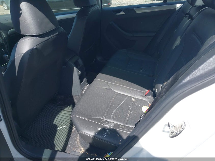 2018 VOLKSWAGEN JETTA VIN: 3VWDB7AJ0JM207494