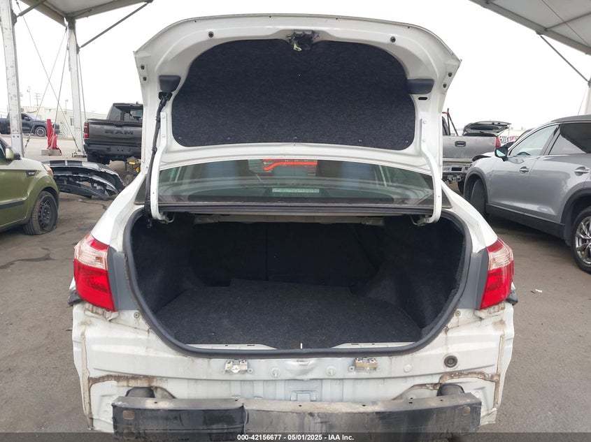 2018 TOYOTA COROLLA LE - 5YFBURHE3JP849547