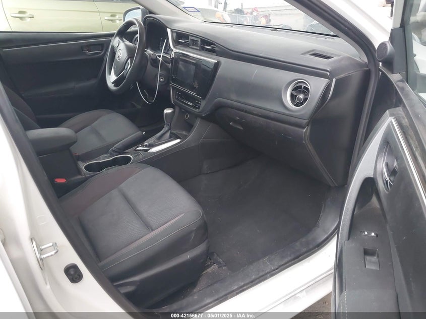 2018 TOYOTA COROLLA LE - 5YFBURHE3JP849547