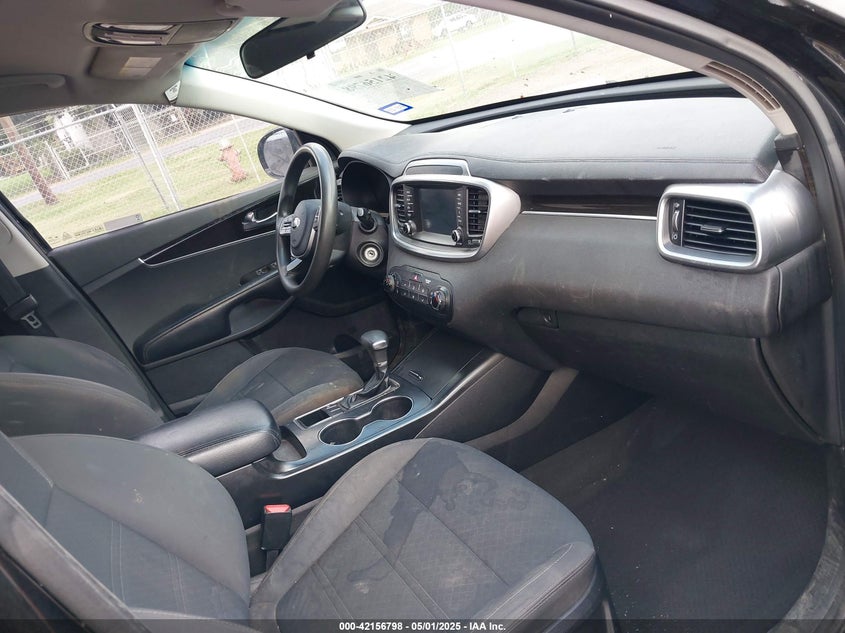 2019 KIA SORENTO 2.4L LX - 5XYPG4A30KG560480