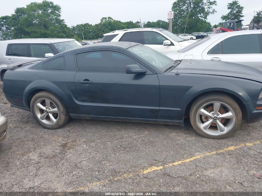 2007 Ford Mustang Gt Deluxe/Gt Premium VIN: 1ZVHT82H775355835 Lot: 42157832