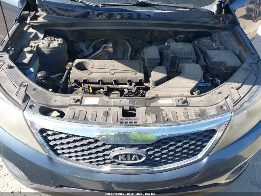 2011 KIA SORENTO VIN: 5XYKT3A16BG085402