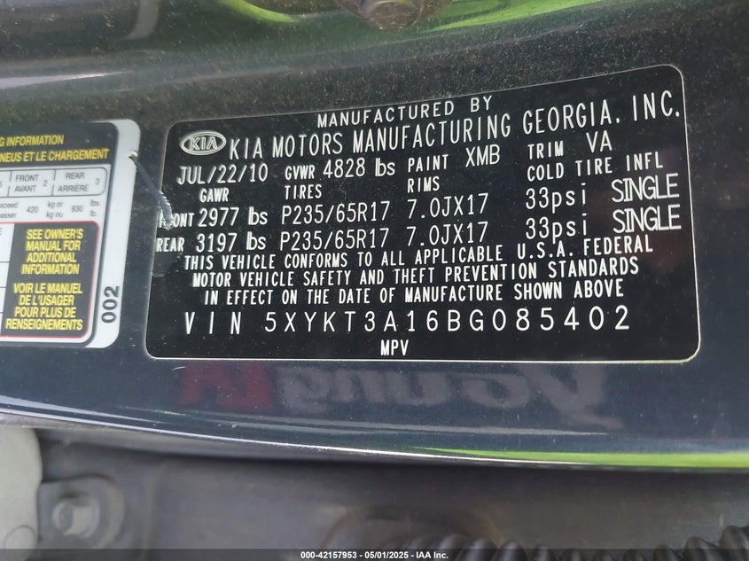2011 KIA SORENTO VIN: 5XYKT3A16BG085402