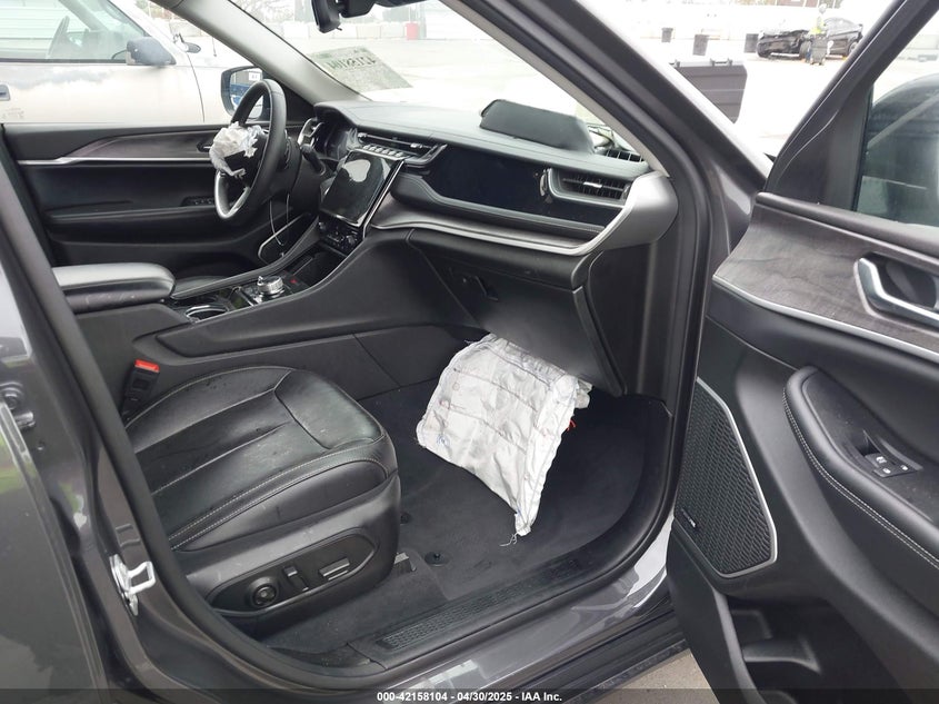 2022 JEEP GRAND CHEROKEE VIN: 1C4RJYB68N8748802