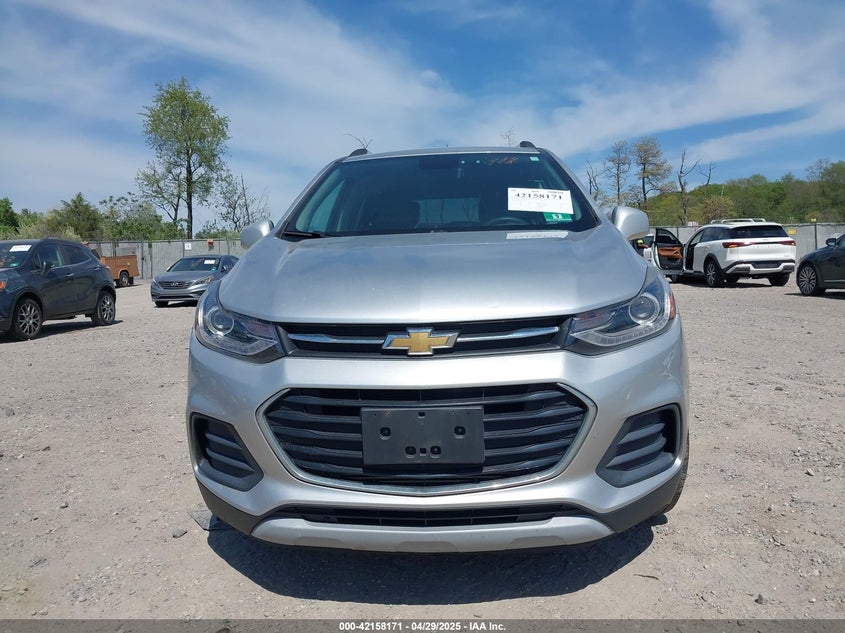 VIN KL7CJPSB4JB592457 2018 CHEVROLET TRAX LT